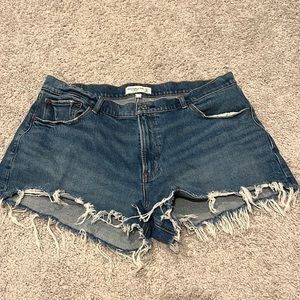 Abercrombie Curve Love Mid Rise Mom Short